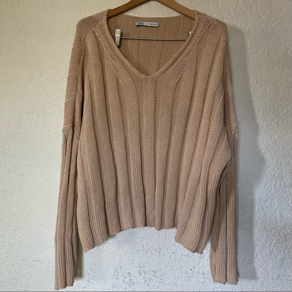 Oversized Zara women’s cable knit sweater